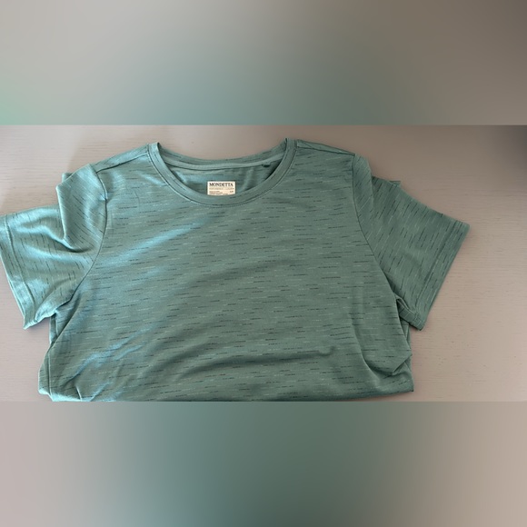 Real Athletic Top - Picture 1 of 2